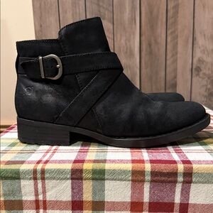 WOMENS ANKLE BOOTS “ by “BORN “ all leather size 10